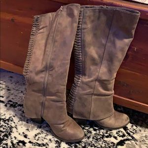 Fergie wise calf boots